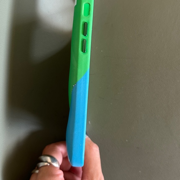 Urban Sophistication Surf Puffer Case for iPhone 13 Pro Max - Picture 2 of 6